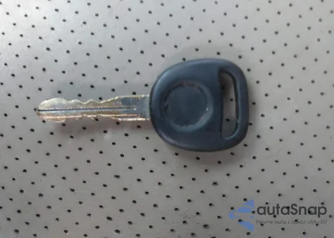 2002 Cadillac Escalade Standard z USA, uszkodzony, nr VIN 1GYEC63T52R120973